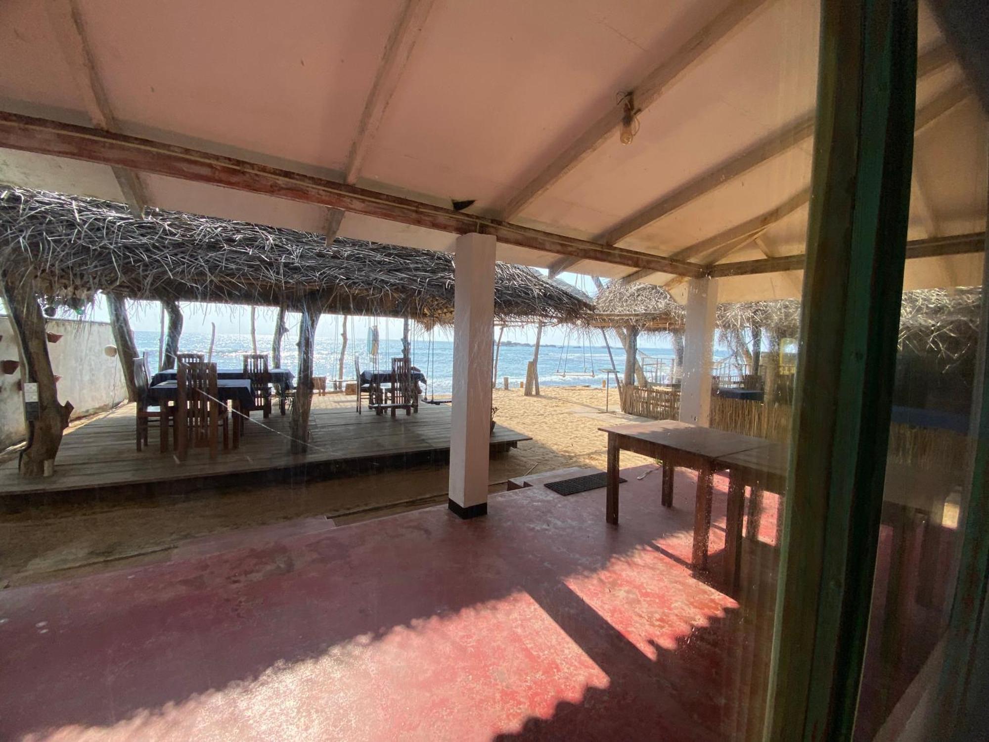Sapphire Blue Hotel Hikkaduwa Exterior foto