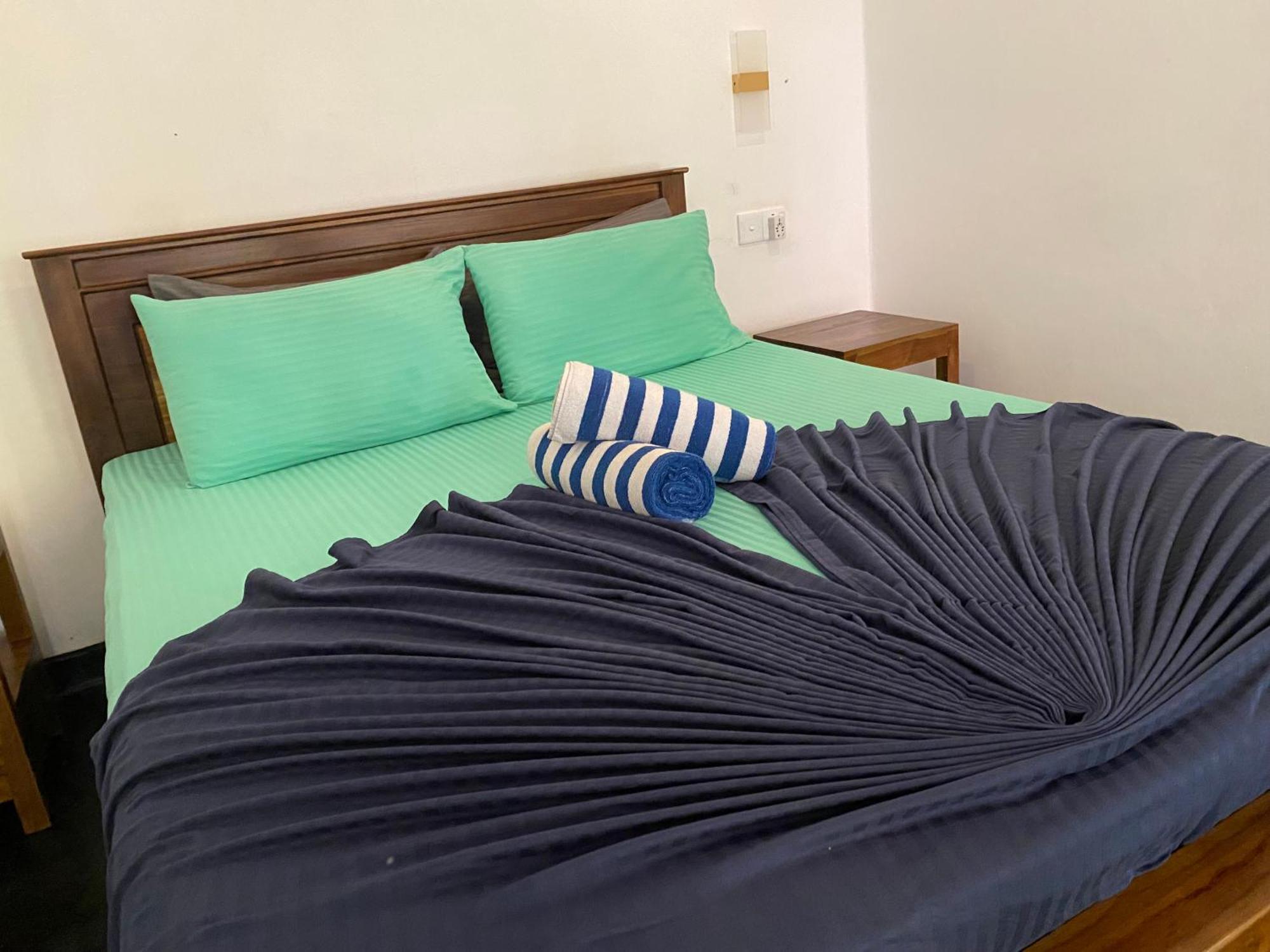 Sapphire Blue Hotel Hikkaduwa Exterior foto